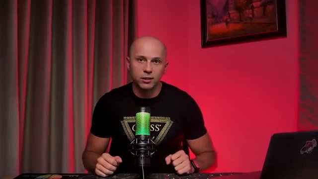 На момент анализируемых материалов NUPL ещё не вошёл в синюю зону — только… (06:03)