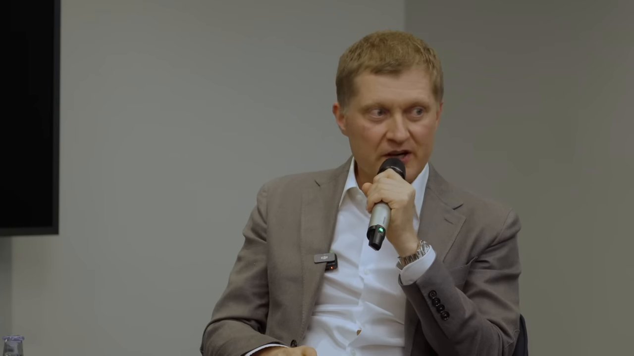 Edtech-кейс даёт самый подробный разбор операционных ошибок при релокации. (43:19)