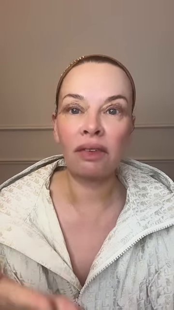 Проверь актуальные сторис - Открой сторис прямо сейчас. (12:14)